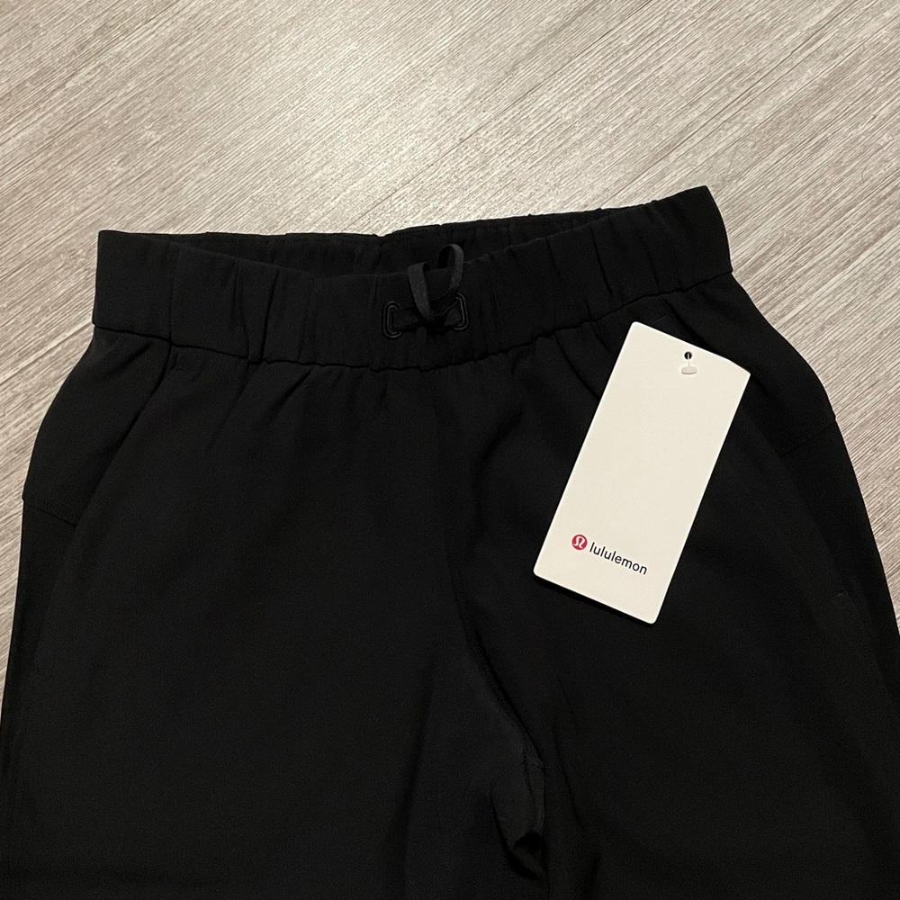 Lululemon On the Fly Jogger 28" 
Woven - Picture 9 of 13